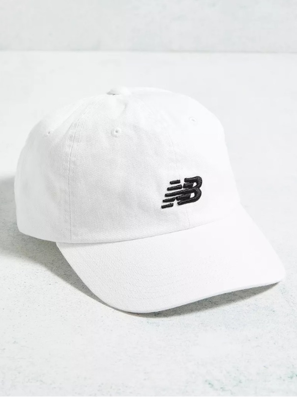 ☀️SUMMER CLEARANCE ITEM☀️New Balance Unisex White Baseball Cap
O/S Fits All